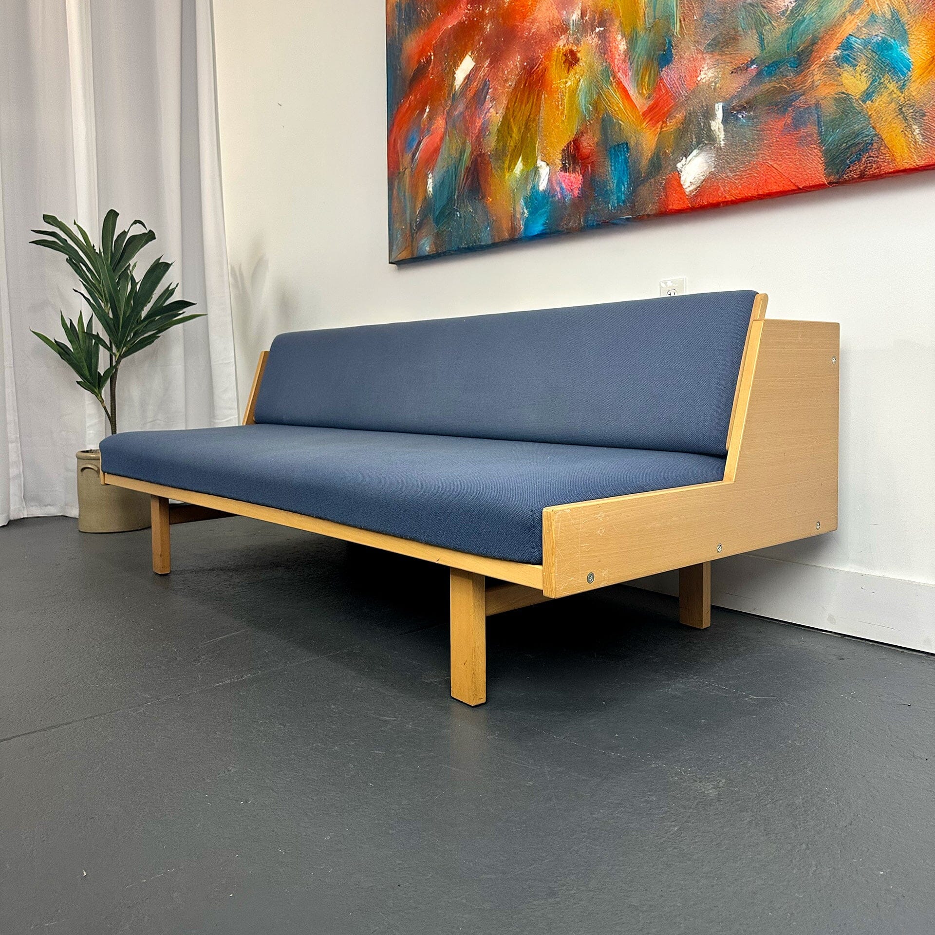 Hans Wegner Daybed GE-258 – MidMod Decor