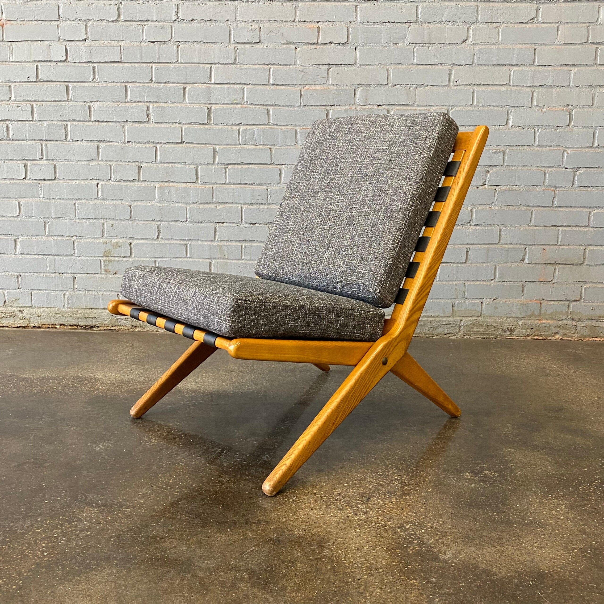 http://midmod-decor.com/cdn/shop/products/scissor-chair-in-beech-lounge-chairs-unknown-524011.jpg?v=1694489780