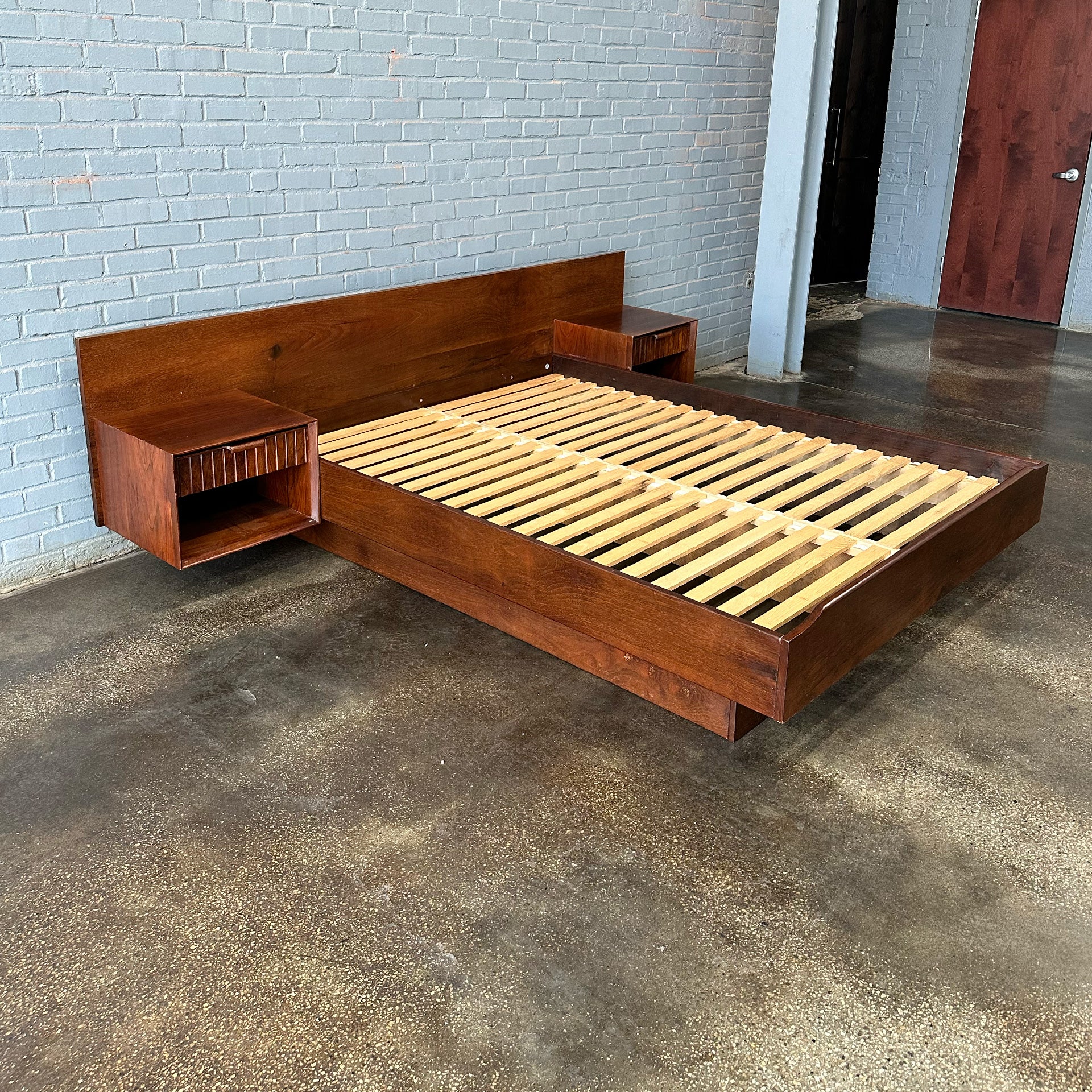 Solid Walnut Mid-Century Modern Platform Bed – Queen Size