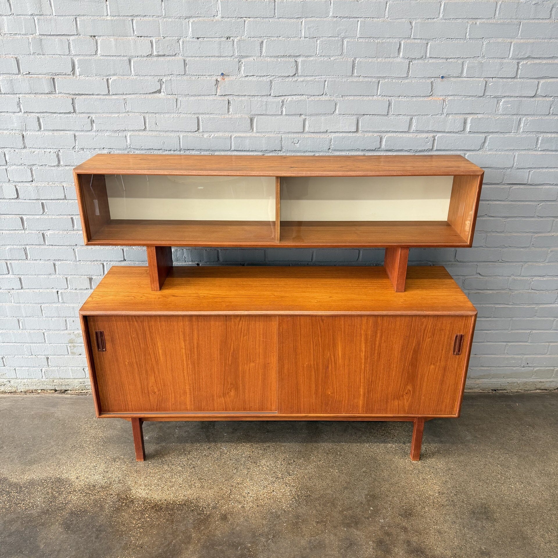 70s ビンテージ　金庫 Danish Modern Two-Tier Teak Hutch Sideboard, Made in Canada, 1970s