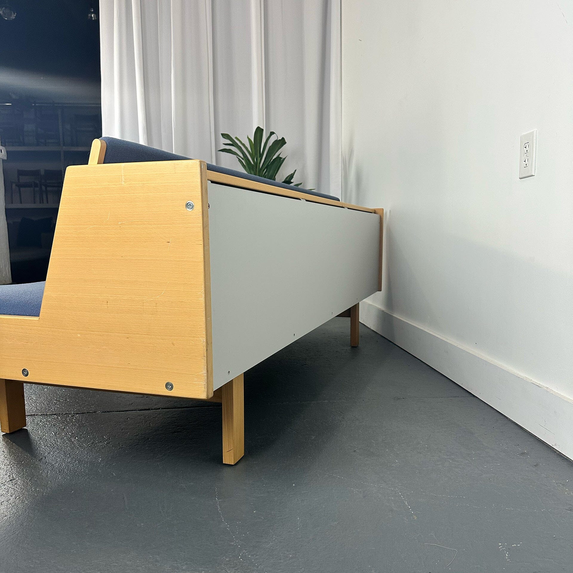 Hans Wegner Daybed GE-258 – MidMod Decor