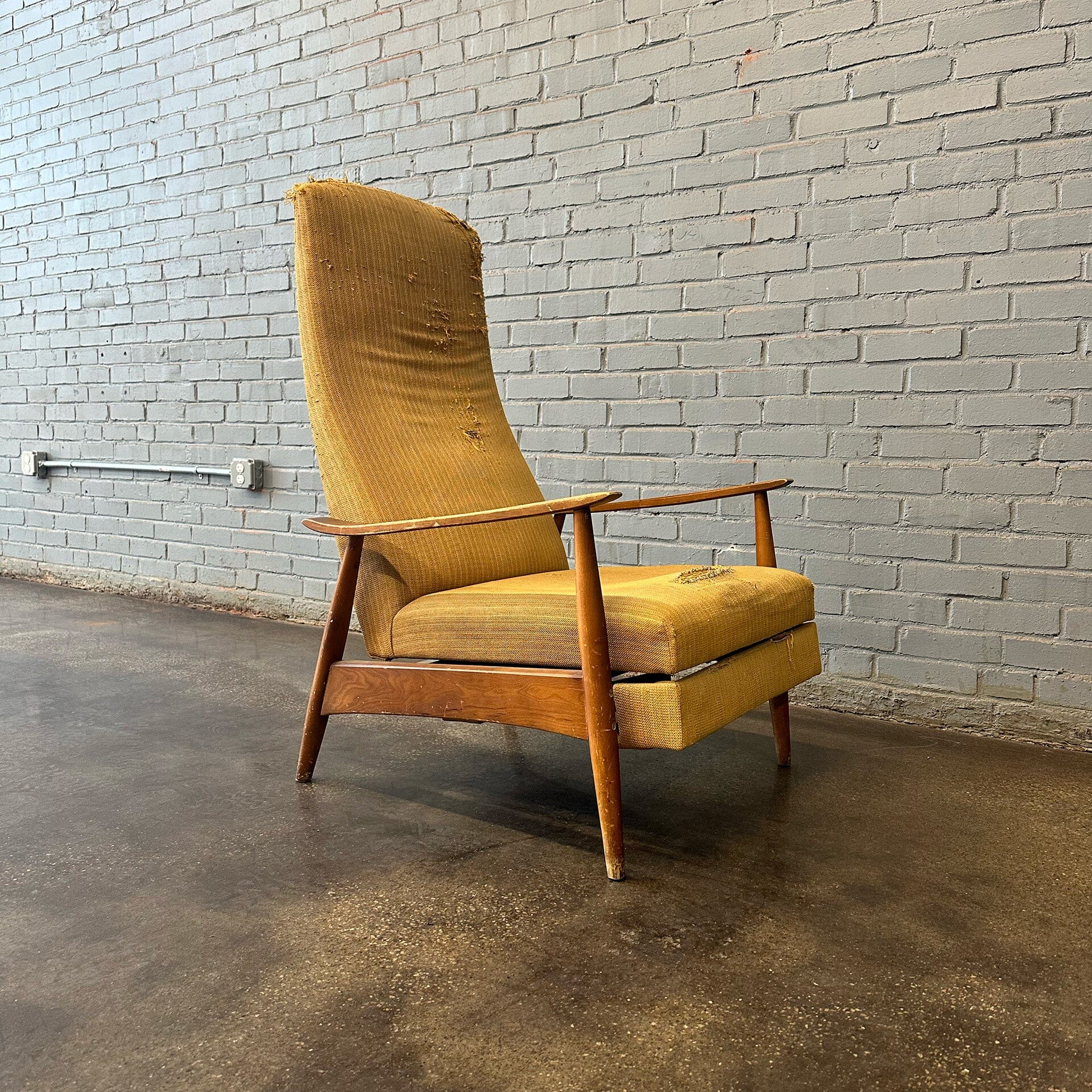 Milo Baughman Recliner for James Inc. – MidMod Decor