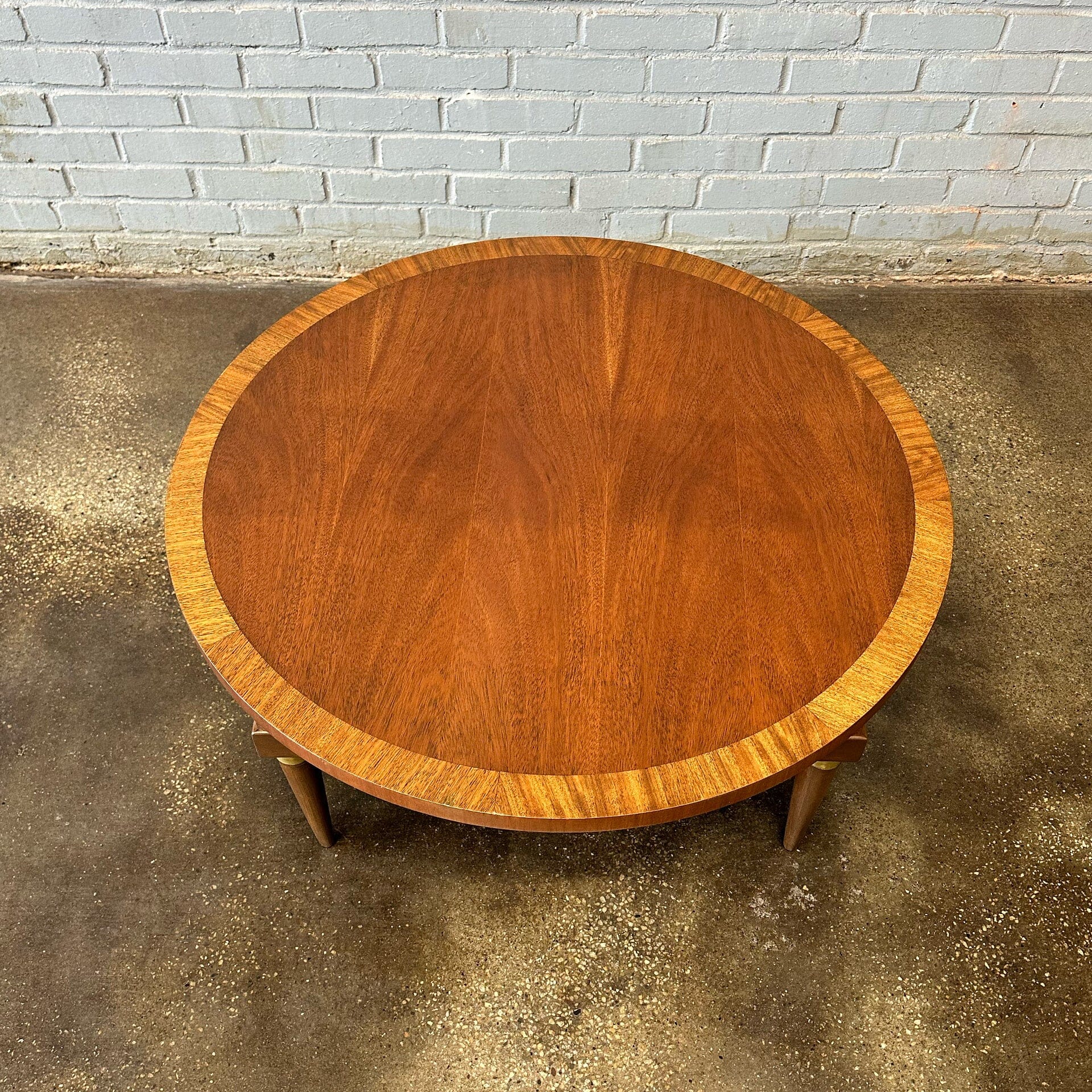 Round Coffee Table by Lane – MidMod Decor