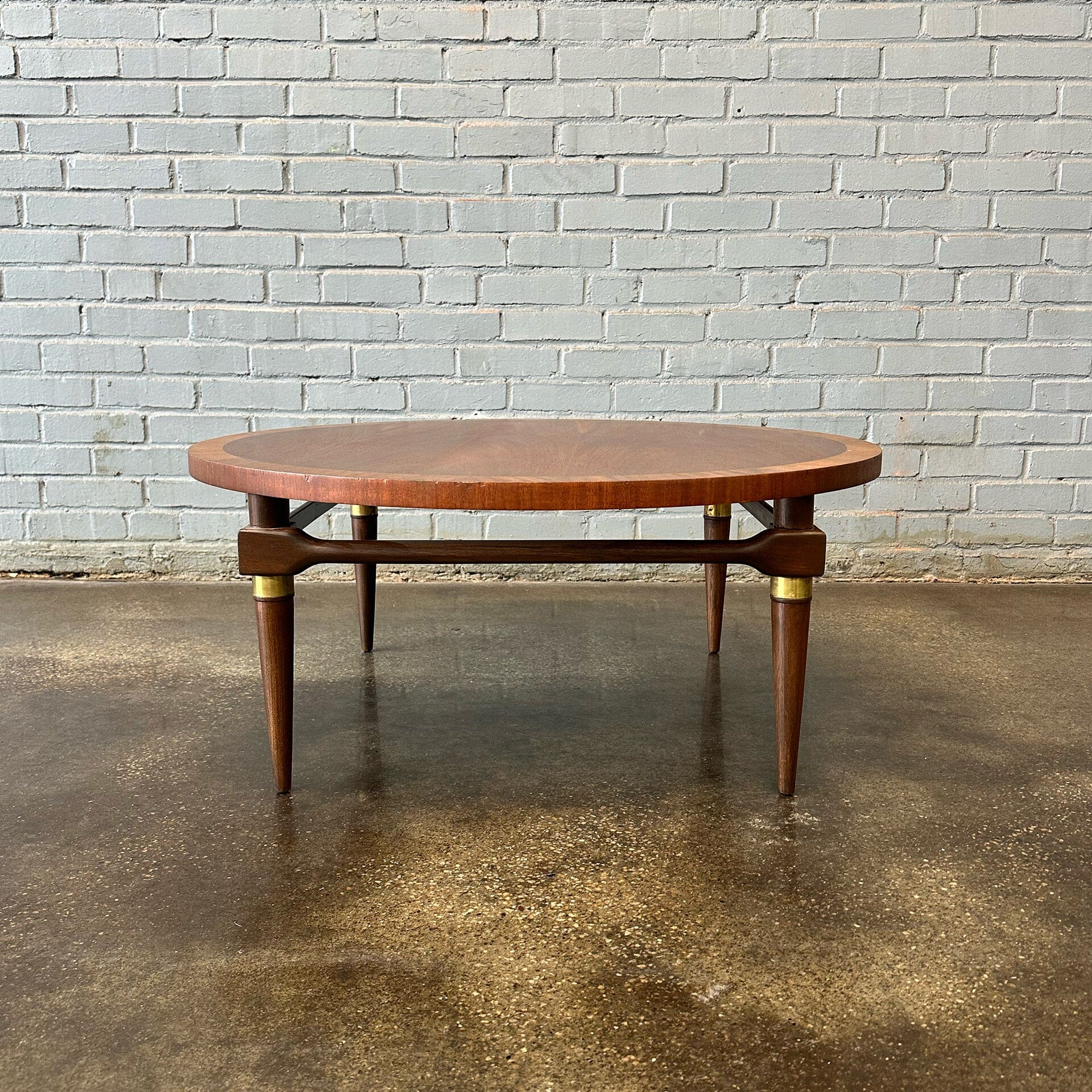 Round Coffee Table by Lane – MidMod Decor