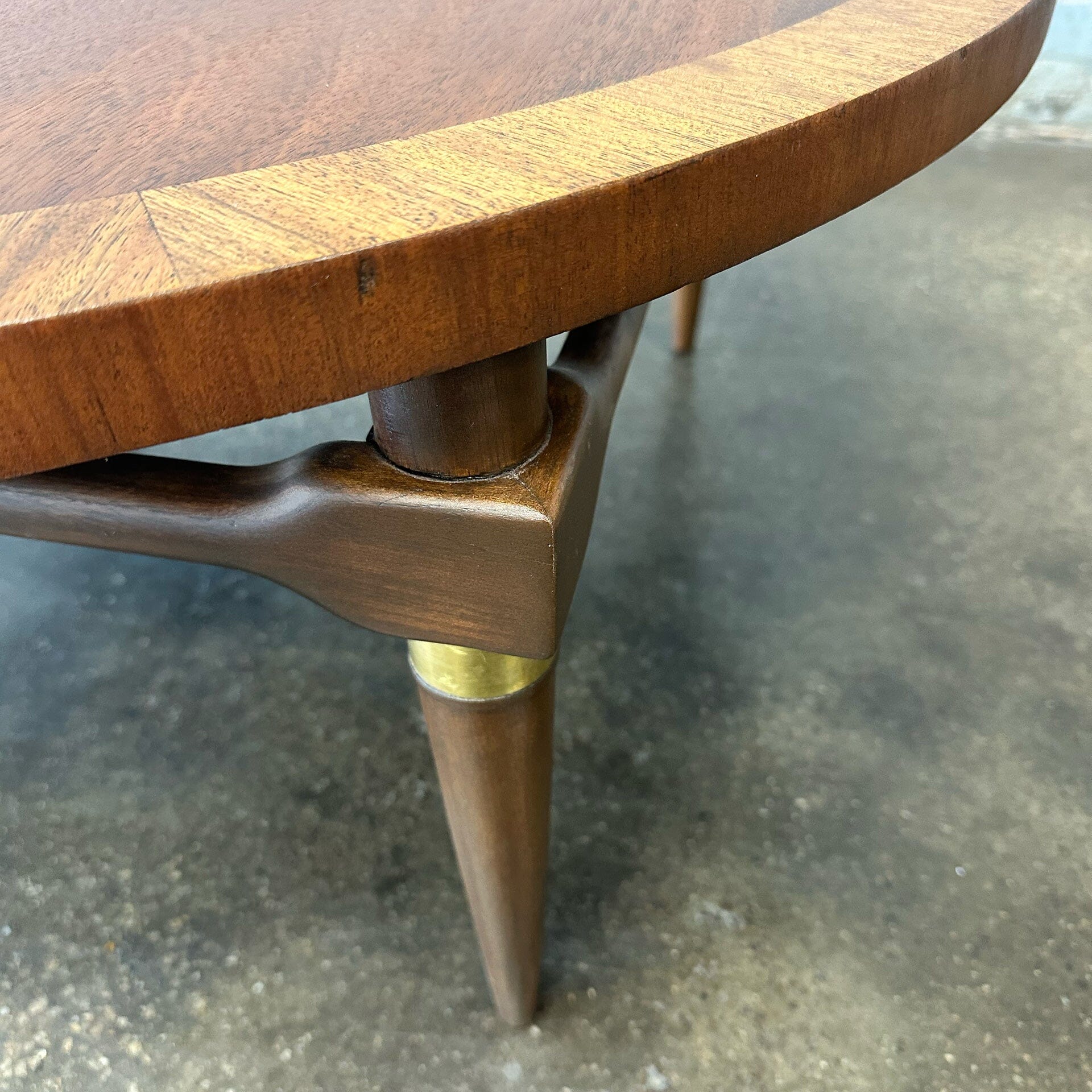 Round Coffee Table by Lane – MidMod Decor