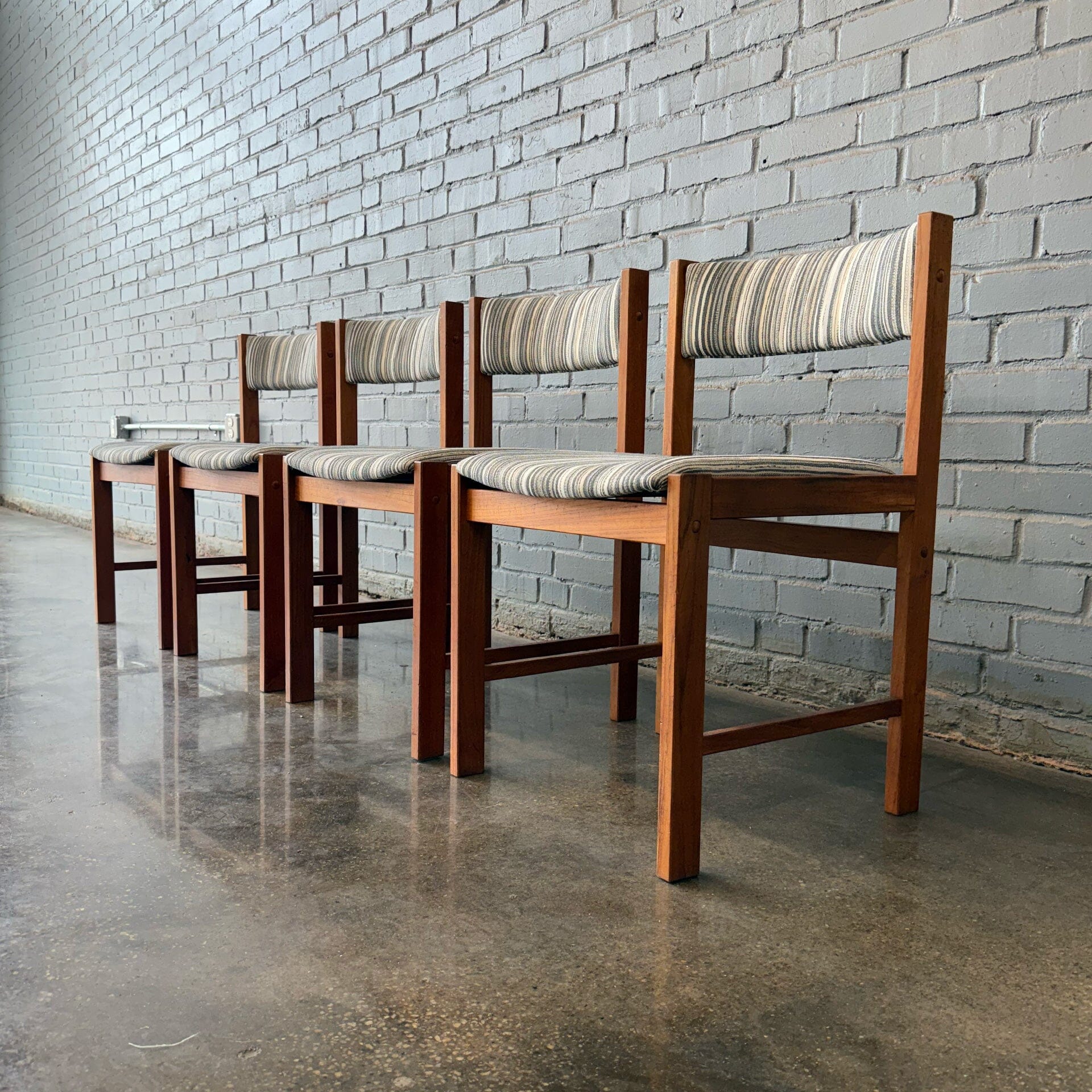 Set of 4 DScan Teak Dining Chairs Dining Chairs D-Scan 