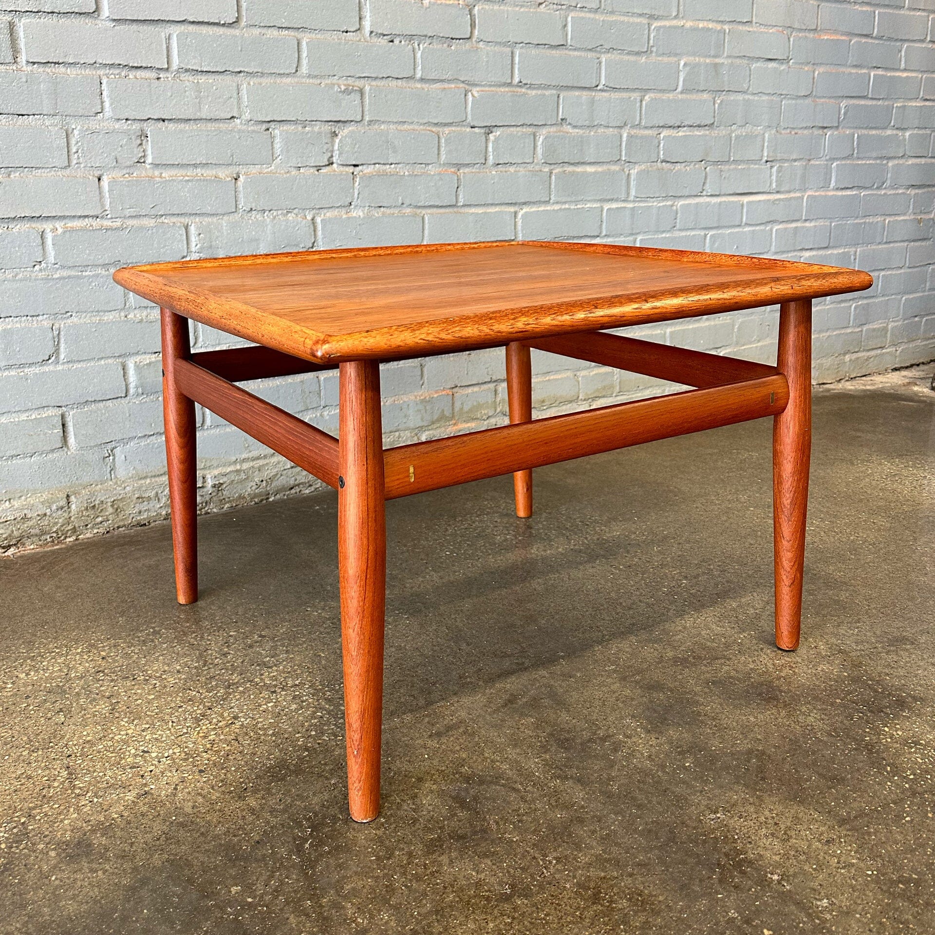Square Teak Grete Jalk Side Table – MidMod Decor