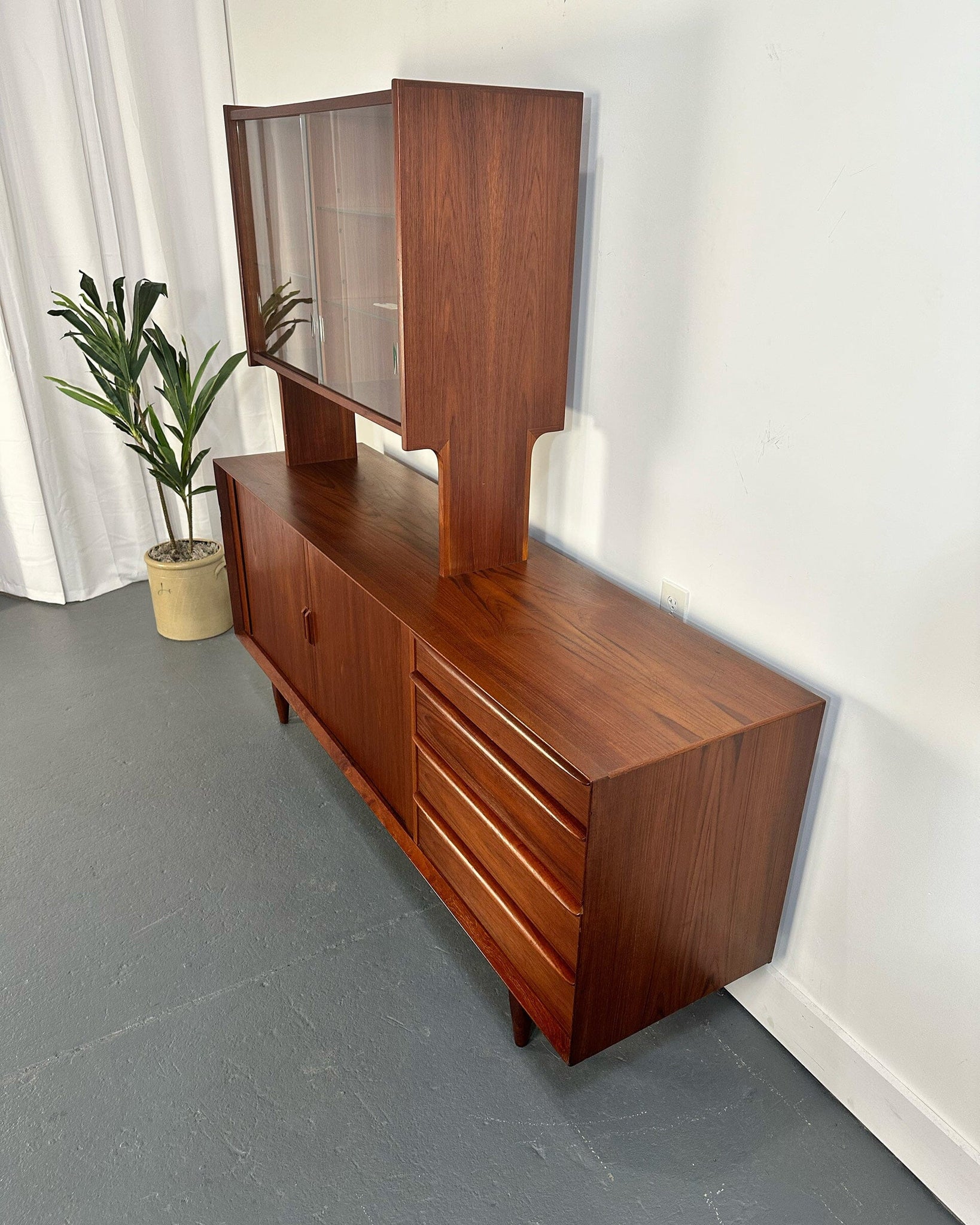 Teak Two-Tier Sideboard Sideboards Westnofa 