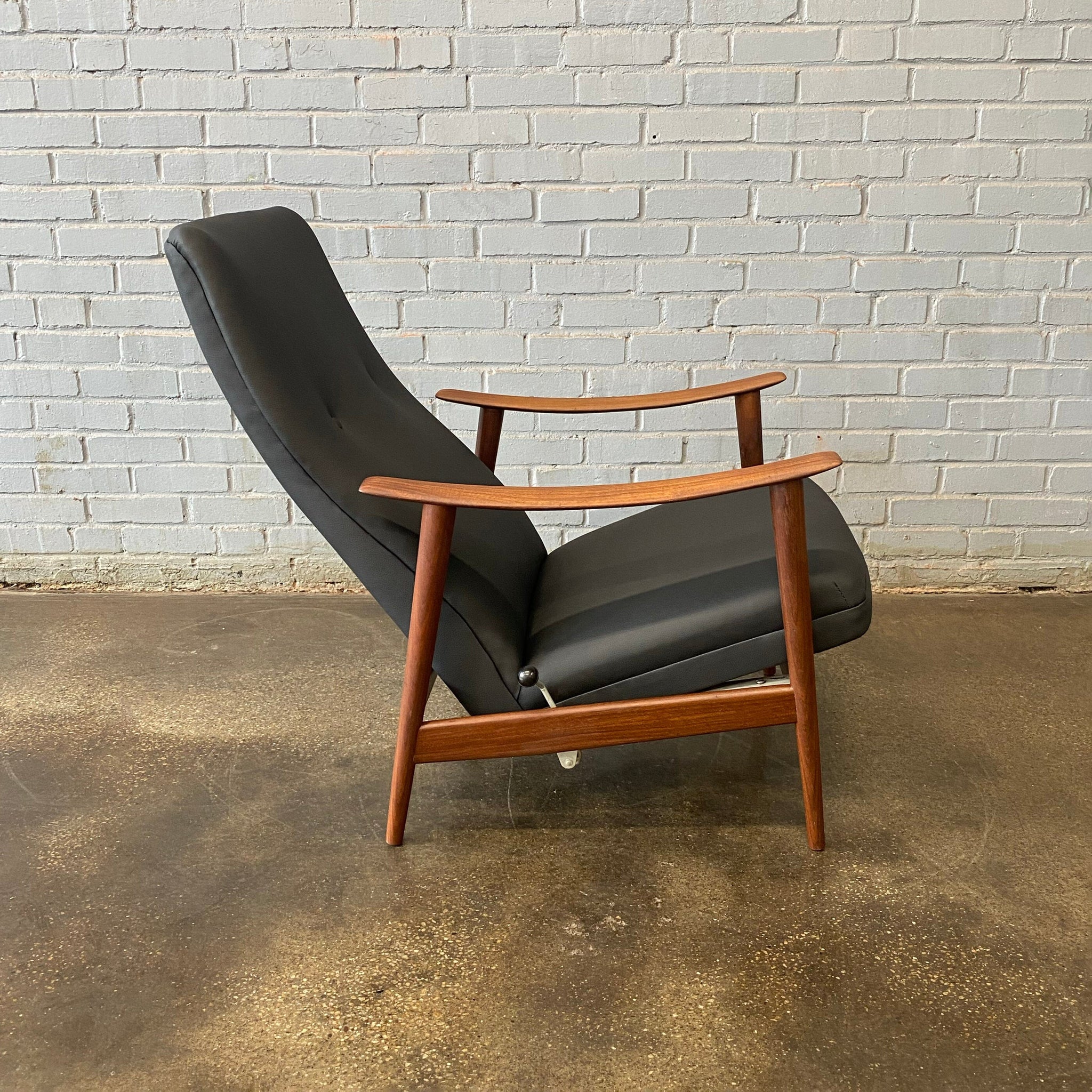 Lounge Chair by Arndt Lande Lounge Chairs Stokke 