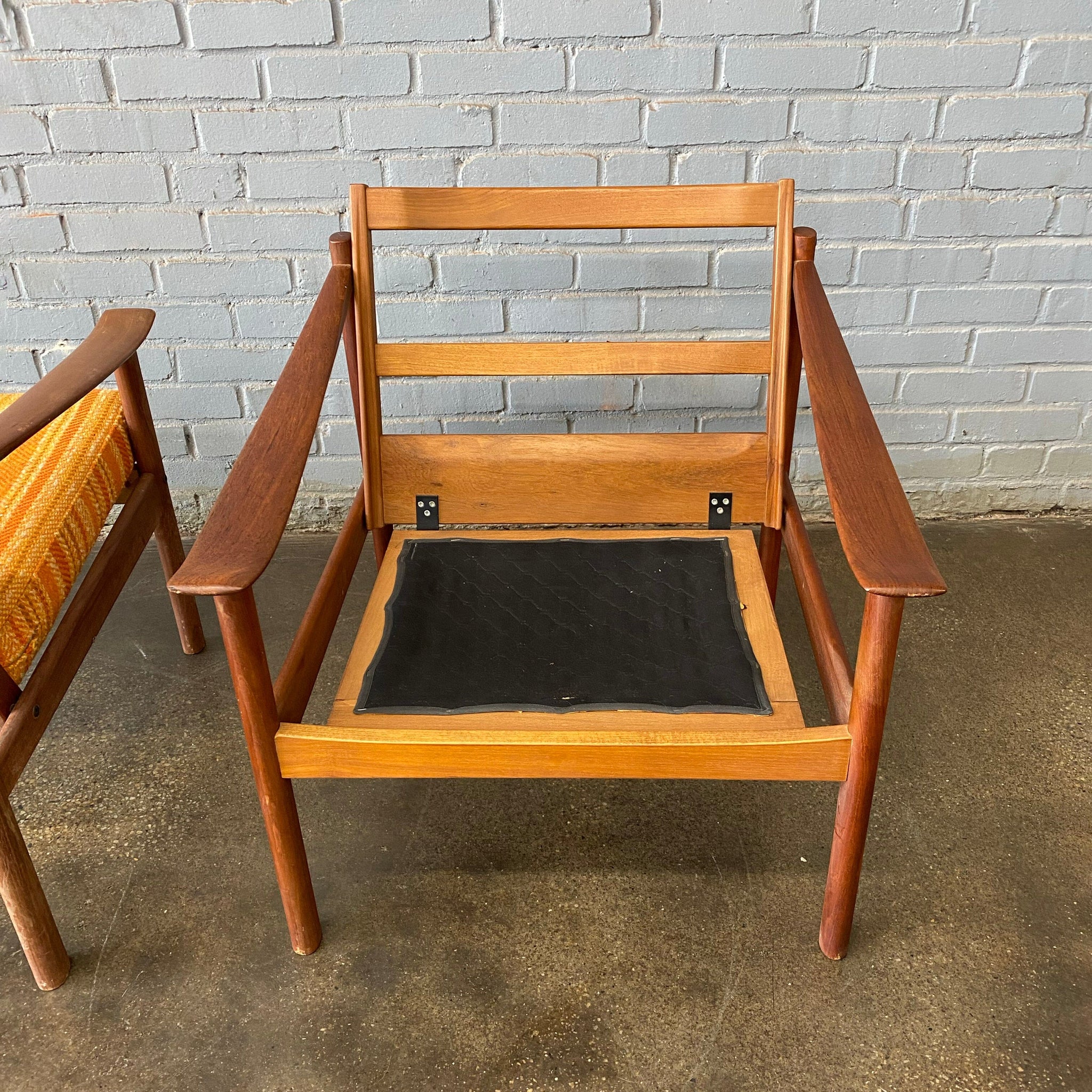 Pair of teak lounge chairs by Peter Hvidt Lounge Chairs Soborg Mobler 